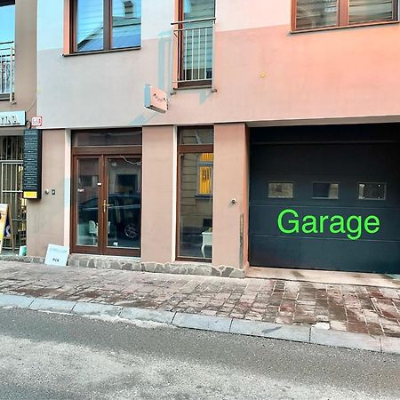 Apartment On The Main Street With Parking Old Town Košice Exteriör bild