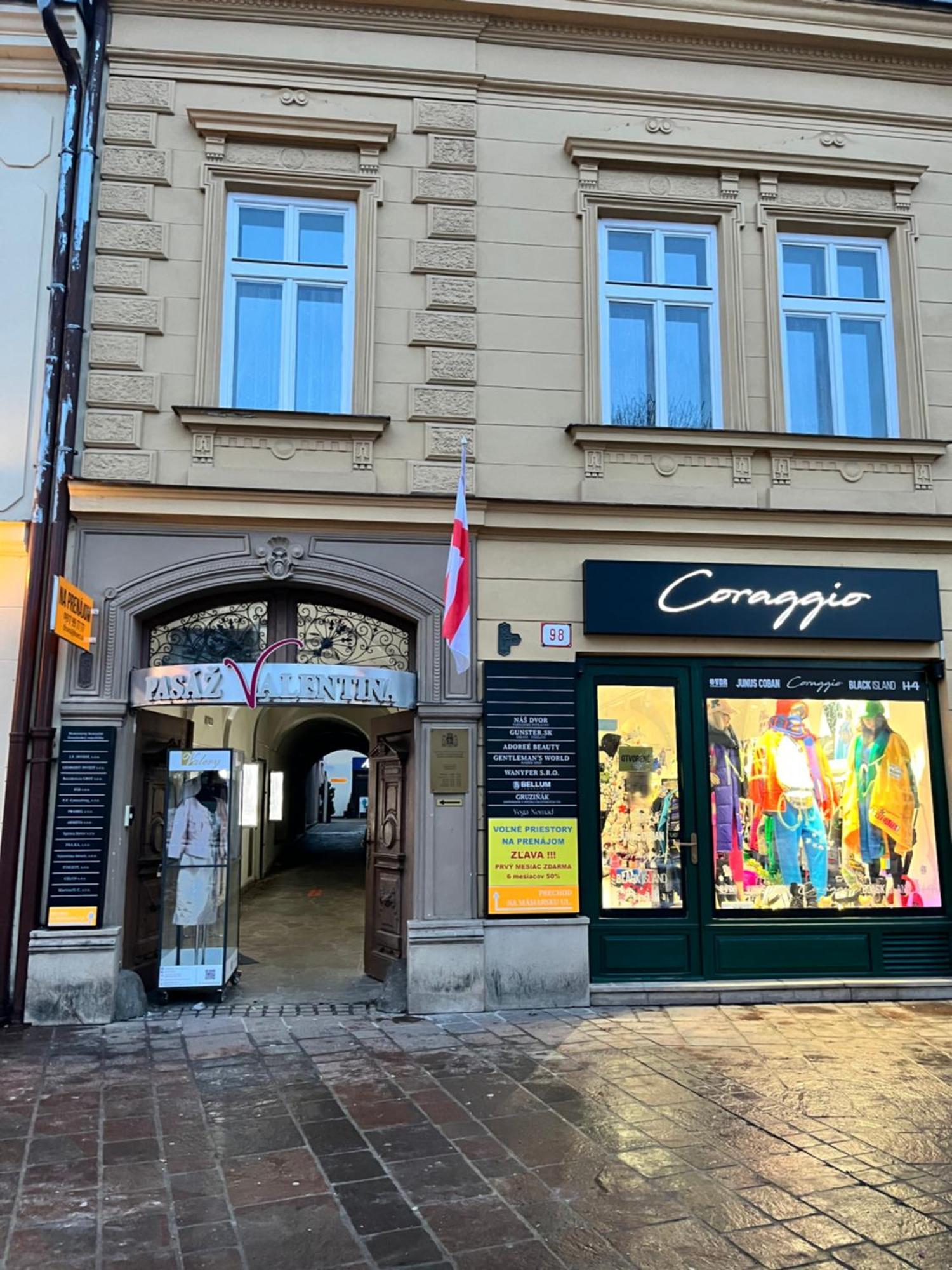 Apartment On The Main Street With Parking Old Town Košice Exteriör bild